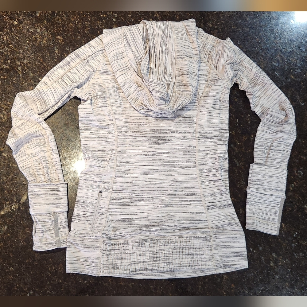 Lululemon Think Fast Hoodie Size 4